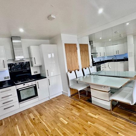 Luxury 2 Bed Entire Apartment-Near Tube & Shopping Centre 해로우 외부 사진