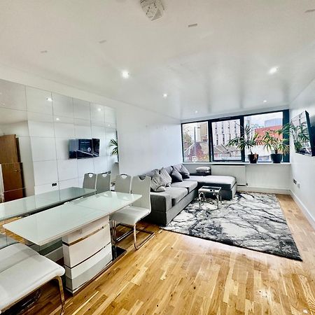 Luxury 2 Bed Entire Apartment-Near Tube & Shopping Centre 해로우 외부 사진