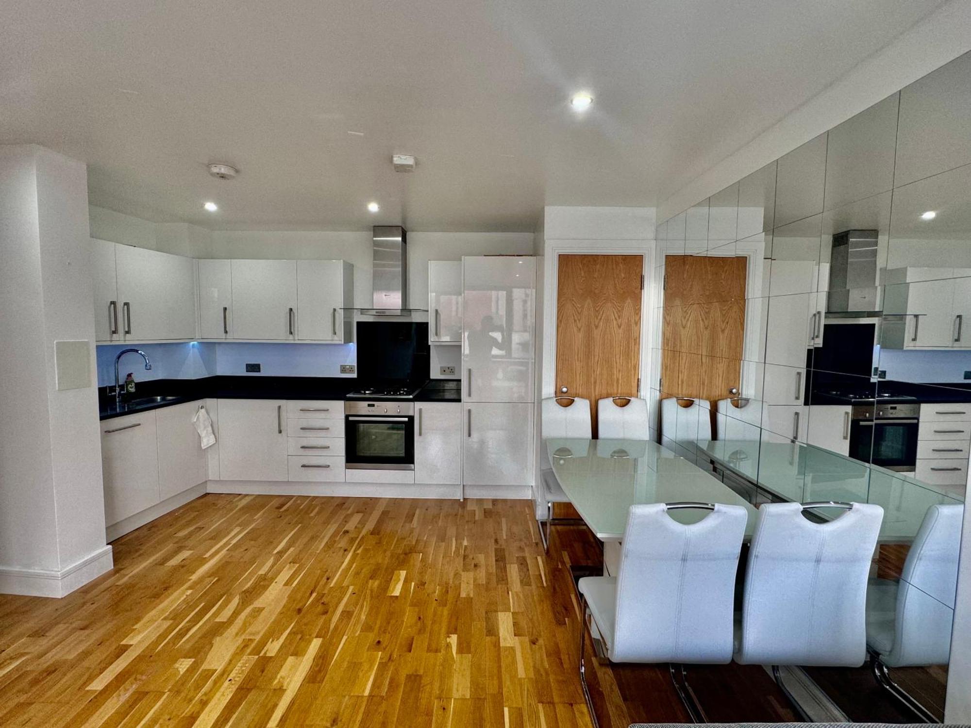 Luxury 2 Bed Entire Apartment-Near Tube & Shopping Centre 해로우 외부 사진